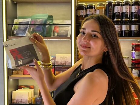 Olla Store mağazasında kahve çeşitleri tanıtımı
