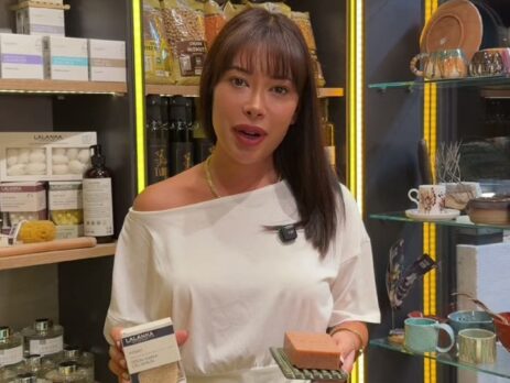 Olla Store mağazasında Lalanka doğal sabun tanıtımı